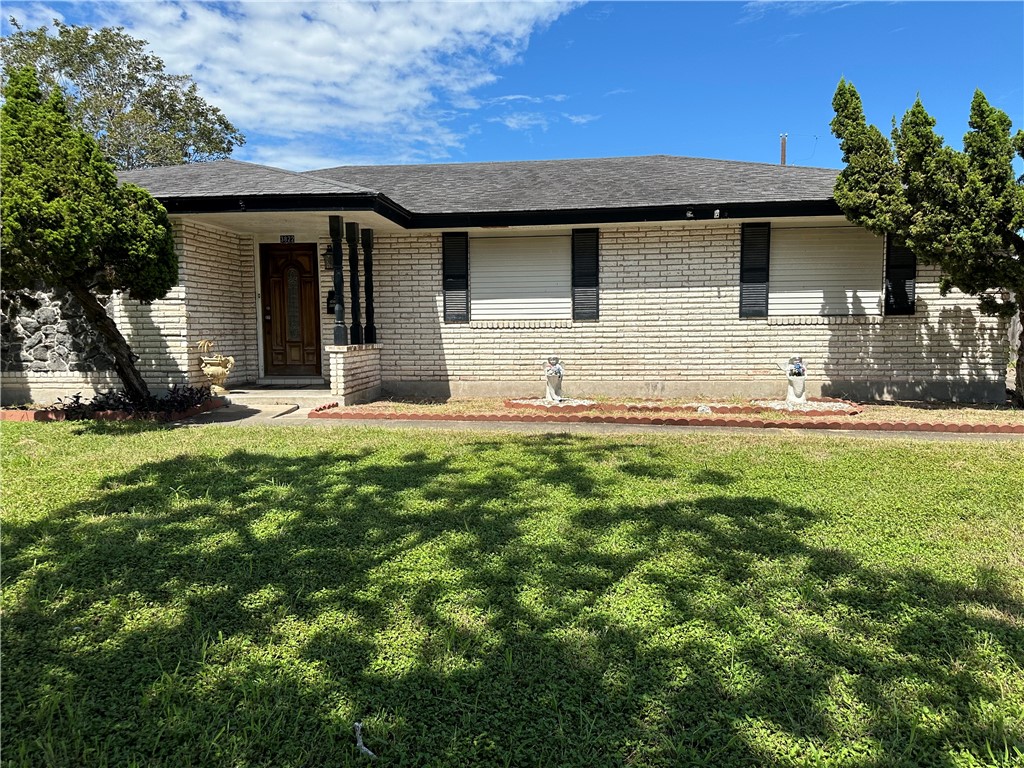 Capri Dr, Corpus Christi, TX 78415