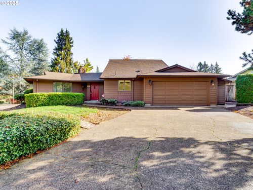 1012 Nw Oakwood Cir, McMinnville, OR, 97128-5046 | Card Image