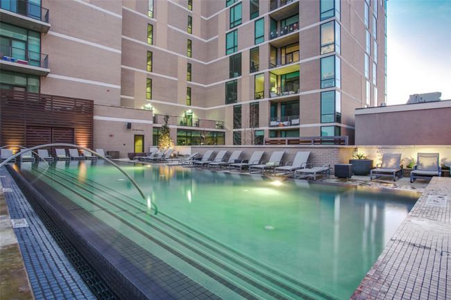 Stunning pool great for swimming laps or just lounging - and with food/beverage service from the adjacent Hilton Highland Hotel from Memorial Day through Labor Day. | Image 35