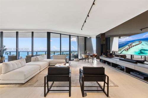 3502-1000 Biscayne Blvd, Miami, FL, 33132-1760 | Card Image