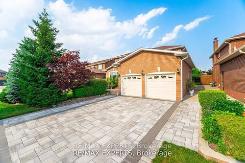 21 Williamsburg Lane, Woodbridge, ON, L4L5C8 | Card Image