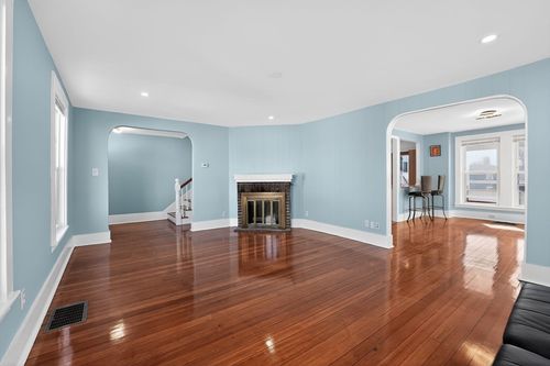 30 Sherman Ave, Nahant, MA, 01908-1177 | Card Image