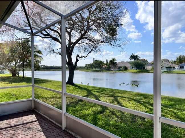 14365 Nw 15 Th St, House other with 3 bedrooms, 3 bathrooms and null parking in Pembroke Pines FL | Image 4