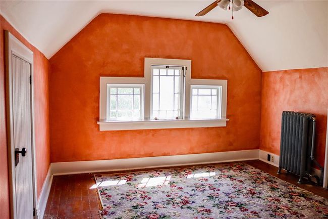The well-lit Bonus room | Image 41