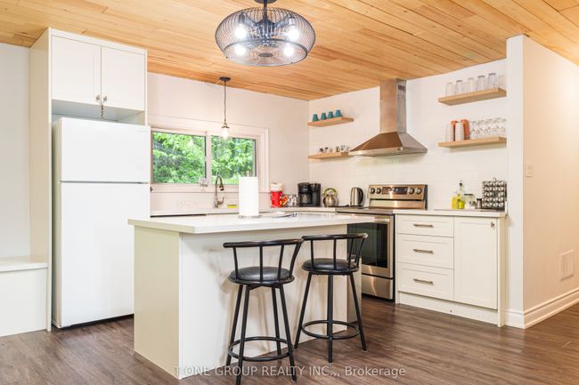 10 Riverside Crt, House other with 3 bedrooms, 2 bathrooms and 5 parking in Bancroft ON | Image 9