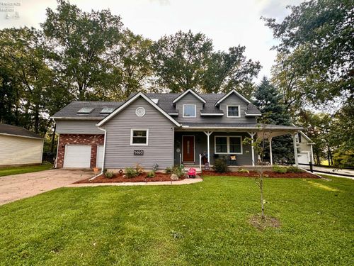1460 Lexington Dr, Vermilion, OH, 44089-1558 | Card Image