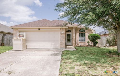 208 Yellowstone Dr, Victoria, TX, 77904-3660 | Card Image