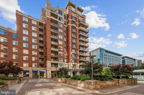 215w-3600 S Glebe Rd, ARLINGTON, VA, 22202-2375 | Card Image