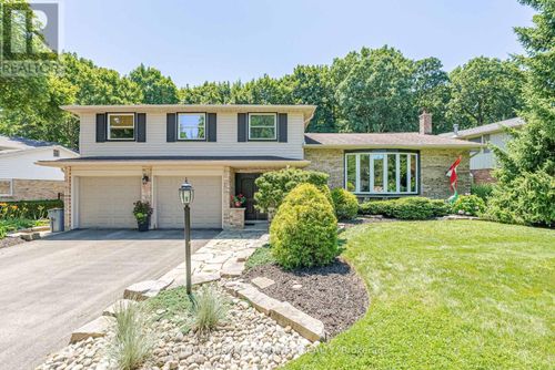 68 Hampton Cres, London, ON, N6H2N9 | Card Image