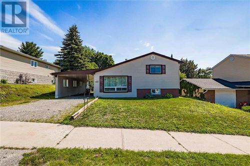 187 Hillside Dr S, Elliot Lake, ON, P5A1N4 | Card Image