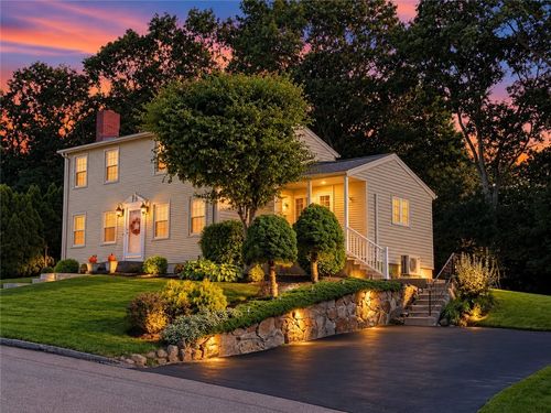 27 Country View Dr, Johnston, RI, 02919-5907 | Card Image