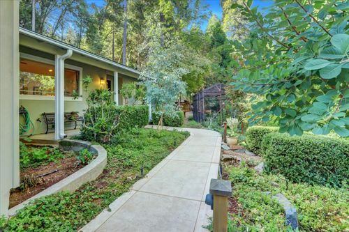 11772 Marjon Dr, Nevada City, CA, 95959-8982 | Card Image