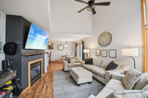 5213 207th St N, Forest Lake, MN, 55025-8021 | Card Image