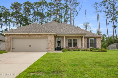 9371 Taylor Pl, Ocean Springs, MS, 39564-3086 | Card Image