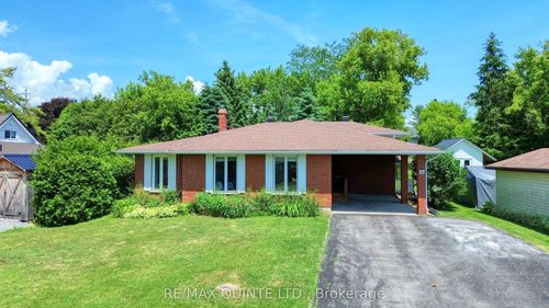 7 Blake St, Napanee, ON, K7R3E2 | Card Image