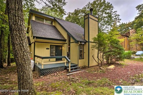 15 Skye Dr, Lake Harmony, PA, 18624-2308 | Card Image