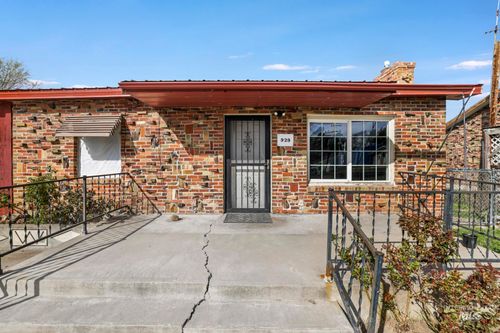 929 Nevada St, Gooding, ID, 83330-1545 | Card Image