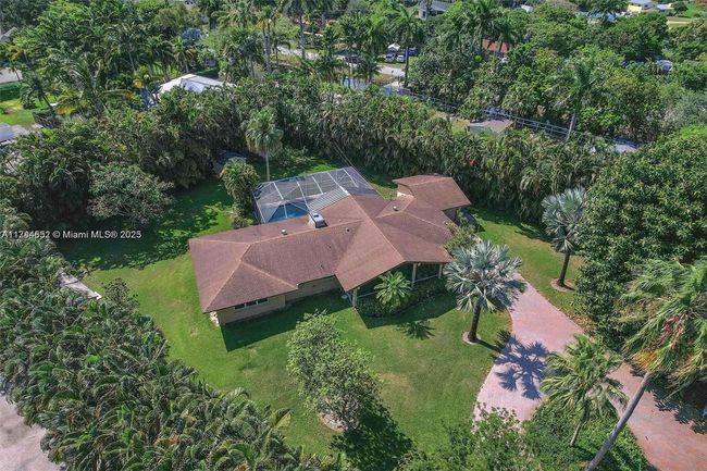 4851 Sw 106 Th Ave, House other with 3 bedrooms, 2 bathrooms and null parking in Davie FL | Image 6