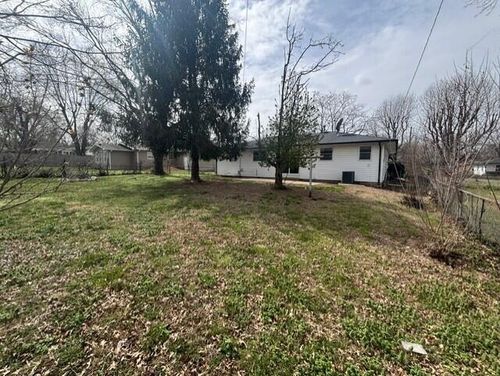 901 Flower Box Ln, Neosho, MO, 64850-2508 | Card Image