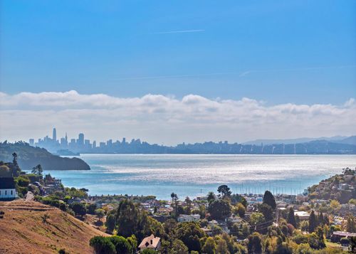 1450 Vistazo St W, Tiburon, CA, 94920-1713 | Card Image