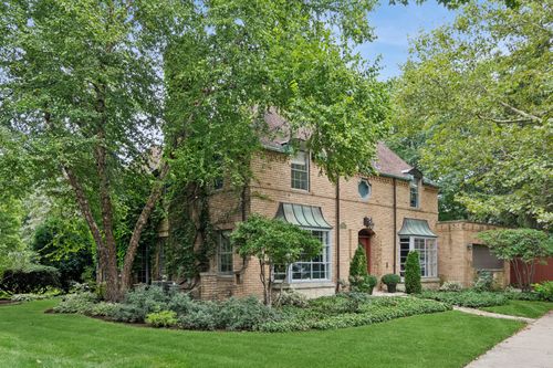 6755 N Jean Ave, Chicago, IL, 60646-1352 | Card Image
