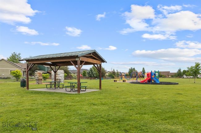Park one block away- Prairie View Park | Image 29