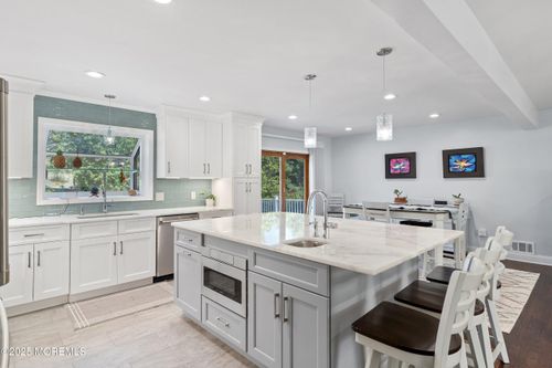 5 Maplecrest Ct, Toms River, NJ, 08753-5225 | Card Image