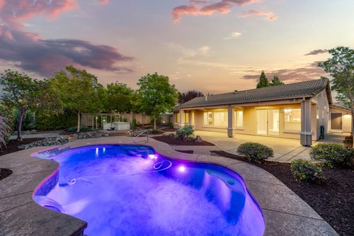 2048 Fallen Leaf Ln, Lincoln, CA, 95648-8732 | Card Image