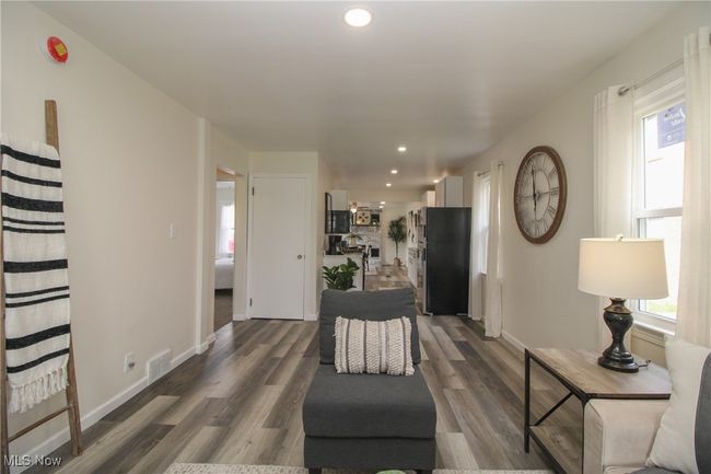 803 5 Th St, House other with 3 bedrooms, 2 bathrooms and null parking in Struthers OH | Image 5