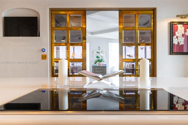 APT-55F - 1425 Brickell Ave, Condo with 3 bedrooms, 5 bathrooms and null parking in Miami FL | Image 9