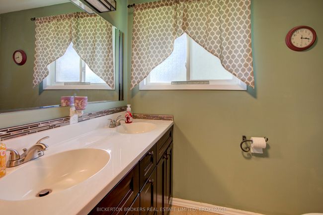 95 Railway St, House other with 3 bedrooms, 2 bathrooms and 6 parking in Lansdowne ON | Image 22