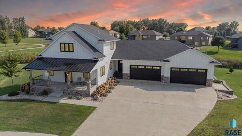 129 Winterberry Cir, Crooks, SD, 57020-2043 | Card Image