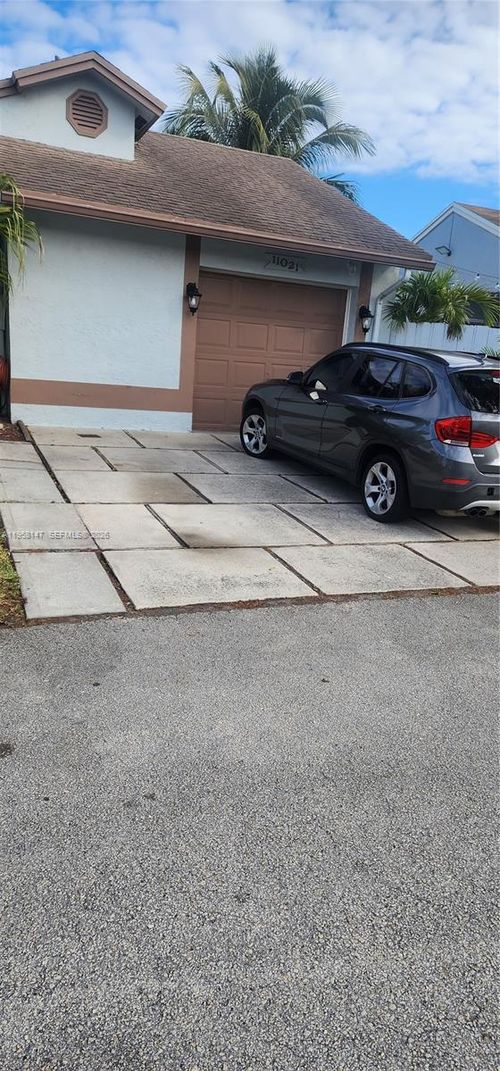 11021 Sw 13th St, Pembroke Pines, FL, 33025-3546 | Card Image
