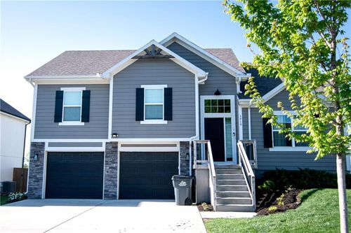 3919 Valley Forge Drive, Blue Springs, MO, 64014 | Card Image