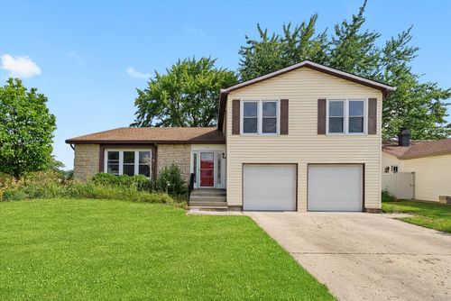 88 Hesterman Dr, Glendale Heights, IL, 60139-1972 | Card Image