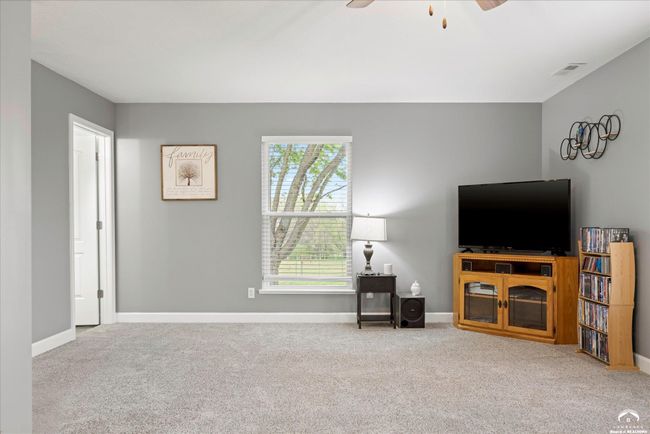 11096 43 Rd St, Home with 3 bedrooms, 3 bathrooms and null parking in Perry KS | Image 16