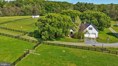 19255 Telegraph Springs Rd, PURCELLVILLE, VA, 20132-4301 | Card Image