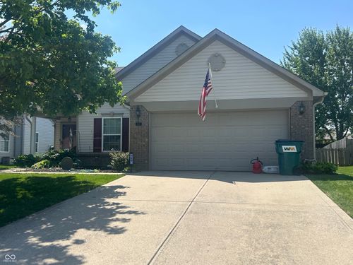 720 Bluff Creek Dr, Fortville, IN, 46040-1667 | Card Image