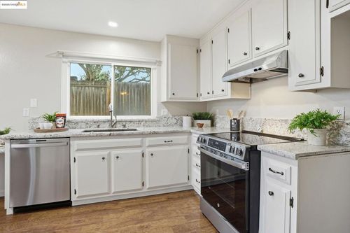 1098 Alamo Ct, Pittsburg, CA, 94565-4344 | Card Image