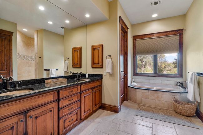 170 Goose Landing Way, Home with 5 bedrooms, 6 bathrooms and 3 parking in Harper TX | Image 30
