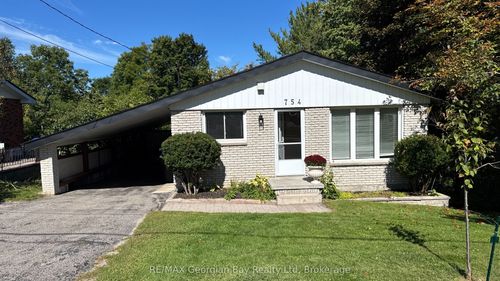 754 Victoria St, Midland, ON, L4R1B6 | Card Image