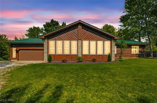 5203 Clay St, Geneva, OH, 44041-8111 | Card Image