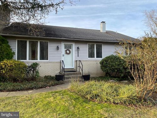 2400 Edge Hill Rd, HUNTINGDON VALLEY, PA, 19006-5512 | Card Image