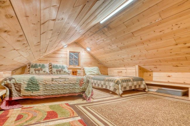 Upstairs Loft | Image 22