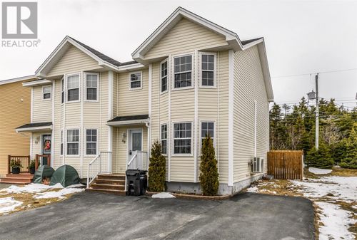 68 Seaborn St, St. John's, NL, A1B5B9 | Card Image
