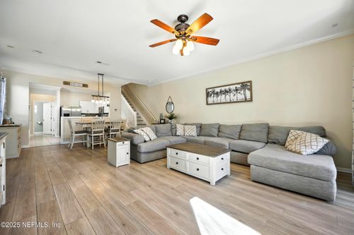 7469 Red Crane Ln, Jacksonville, FL, 32256-2877 | Card Image