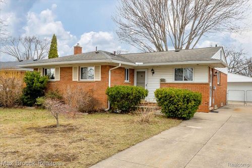 15447 Rudland St, Roseville, MI, 48066-4023 | Card Image