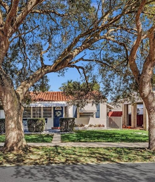 2539 Cleveland St, Hollywood, FL, 33020-3015 | Card Image