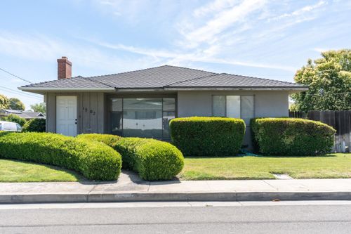 1502 Paradise Ln, Los Banos, CA, 93635-4505 | Card Image
