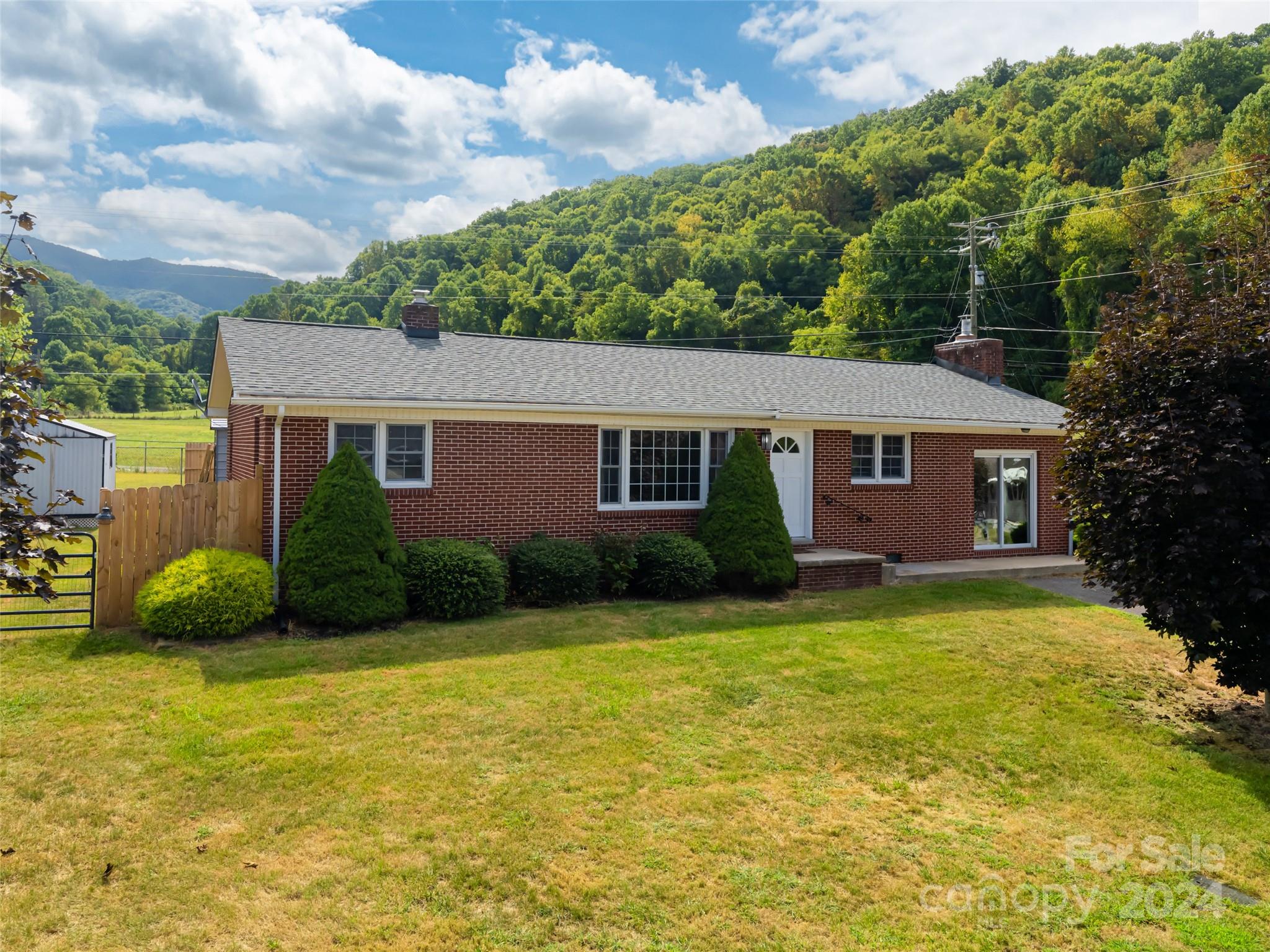 Kathy Dr, Waynesville, NC 28786